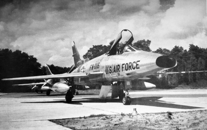 F-100 Super Sabre gered