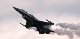 De F-16 ter illustratie wordt een museumstuk in Nederland