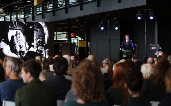 Foto: NMM - Minister van Defensie Ruben Brekelmans opende de expositie