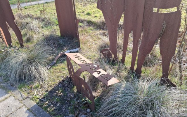 Foto: Johan Pel - SAM monument getroffen door respectloos vandalisme